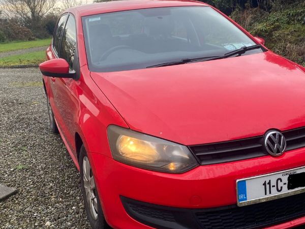 Volkswagen Polo Hatchback, Petrol, 2011, Red