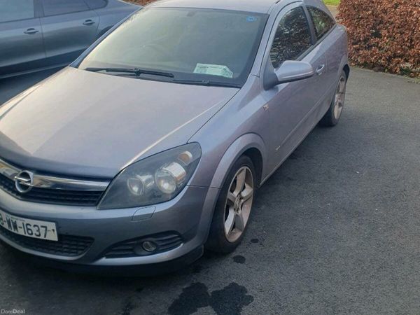 Opel Astra Hatchback, Petrol, 2008, Silver