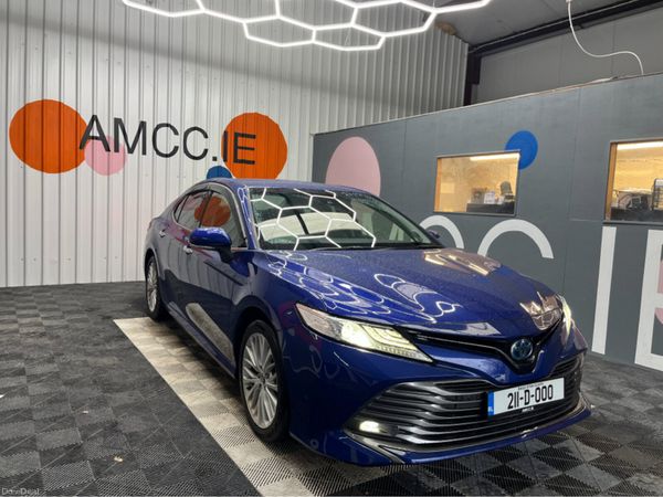 Toyota Camry Saloon, Petrol Hybrid, 2021, Blue