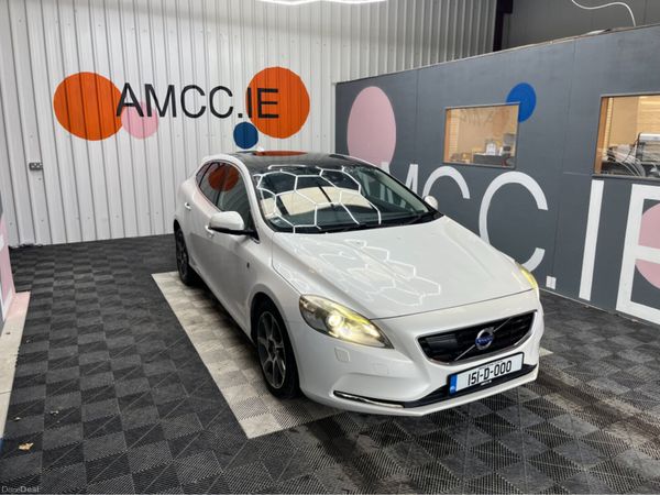 Volvo V40 Hatchback, Petrol, 2015, White