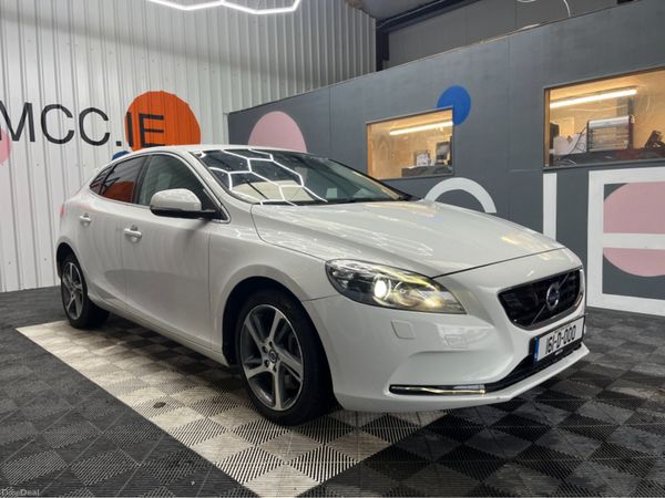 Volvo V40 Hatchback, Diesel, 2016, White