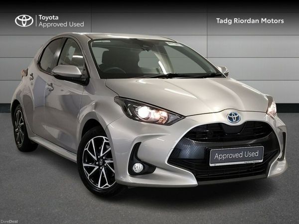 Toyota Yaris Hatchback, Petrol Hybrid, 2022, Silver