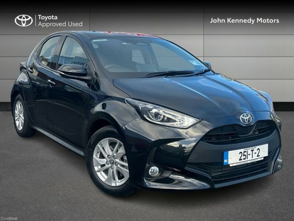 Toyota Yaris Hatchback, Petrol Hybrid, 2025, Black