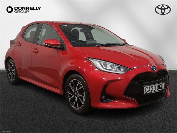 Toyota Yaris Hatchback, Petrol Hybrid, 2023, Red