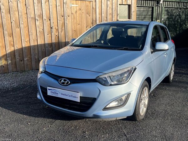 Hyundai i20 Hatchback, Petrol, 2013, Blue