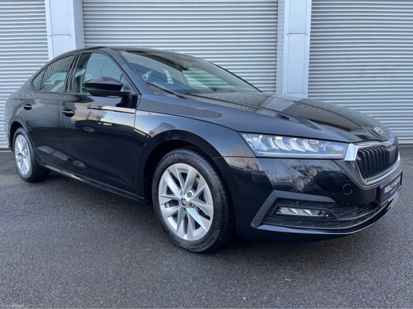 Skoda Octavia Saloon, Petrol Hybrid, 2024, Black