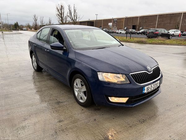 Skoda Octavia Saloon, Diesel, 2016, Blue