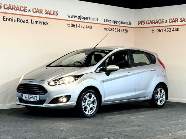Ford Fiesta Hatchback, Petrol, 2014, Silver