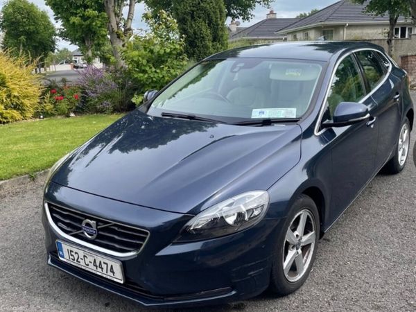 Volvo V40 Hatchback, Diesel, 2015, Blue