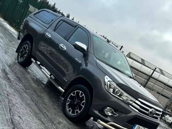 Toyota Hilux Pick Up, Diesel, 2017, Grey
