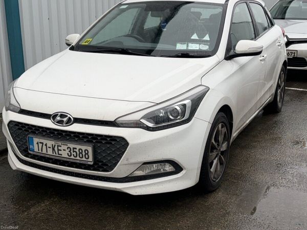 Hyundai i20 Hatchback, Petrol, 2017, White