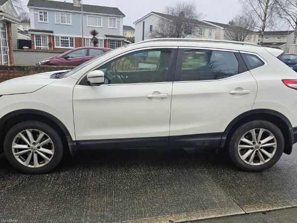 Nissan Qashqai Hatchback, Petrol, 2016, White