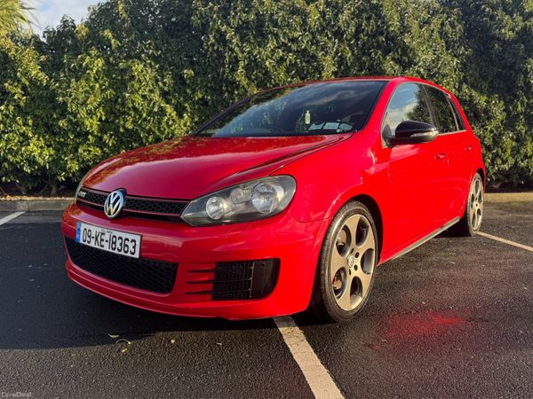 Volkswagen Golf Hatchback, Petrol, 2009, Red