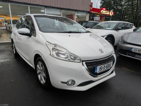Peugeot 208 Hatchback, Petrol, 2015, White