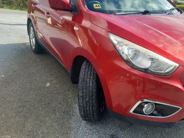 Hyundai ix35 SUV, Diesel, 2011, Red