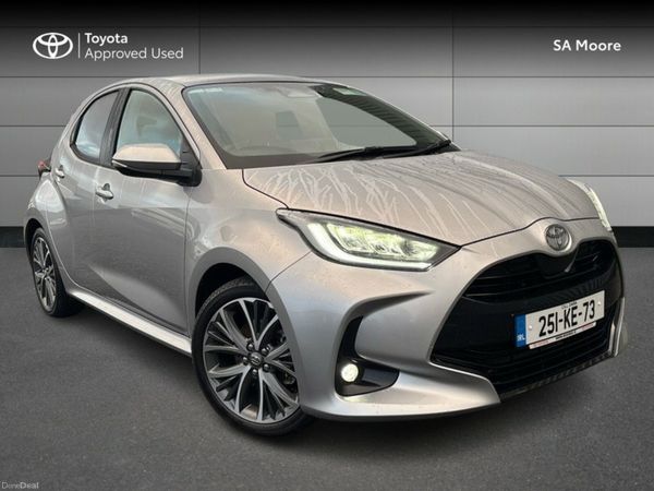 Toyota Yaris Hatchback, Petrol Hybrid, 2025, Silver