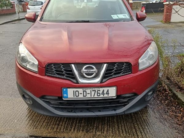 Nissan Qashqai Hatchback, Diesel, 2010, Red