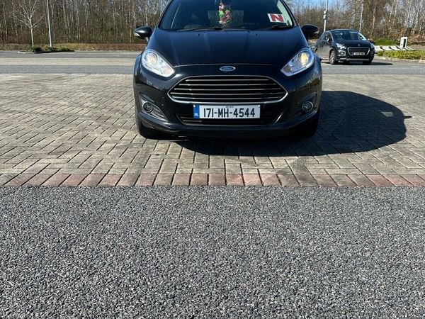 Ford Fiesta Hatchback, Diesel, 2017, Black