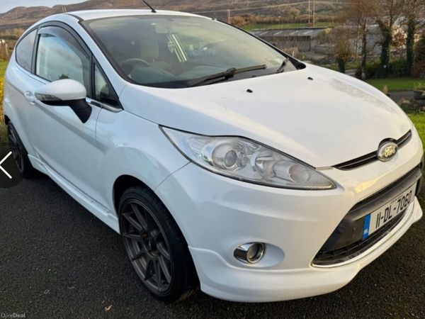Ford Fiesta Hatchback, Diesel, 2011, White