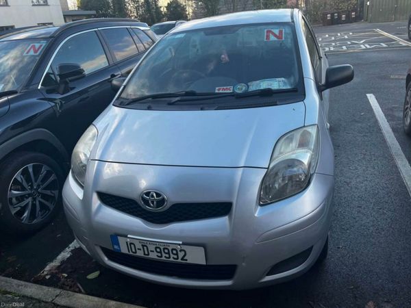 Toyota Yaris Hatchback, Petrol, 2010, Silver
