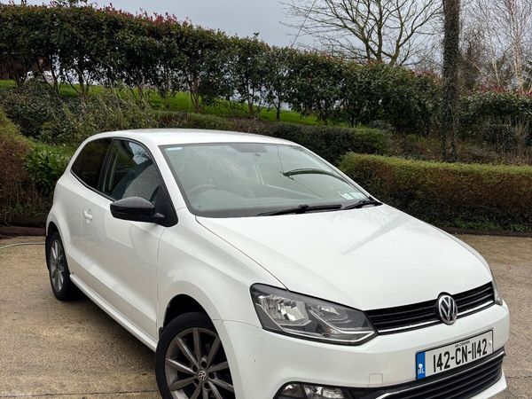 Volkswagen Polo Hatchback, Petrol, 2014, White