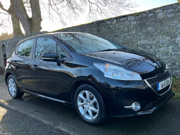 Peugeot 208 Hatchback, Petrol, 2014, Black