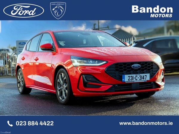 Ford Focus Hatchback, Petrol, 2023, Red