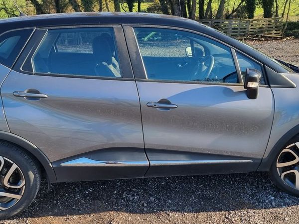 Renault Captur Hatchback, Petrol, 2018, Grey