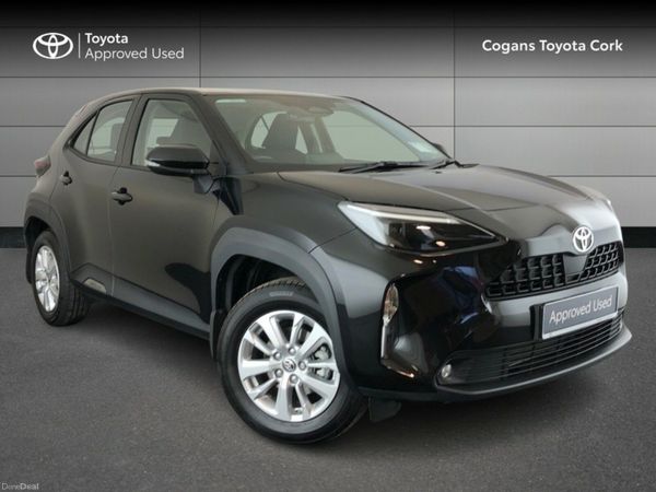 Toyota Yaris Cross Hatchback, Petrol Hybrid, 2025, Black