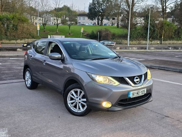 Nissan Qashqai Hatchback, Diesel, 2014, Grey