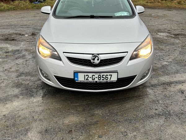 Vauxhall Astra Hatchback, Petrol, 2012, Silver