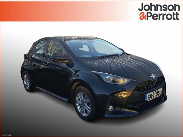 Toyota Yaris Hatchback, Petrol Hybrid, 2023, Black