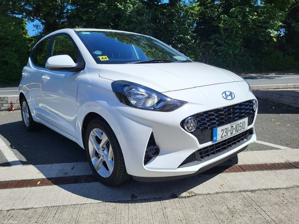 Hyundai i10 Hatchback, Petrol, 2023, White