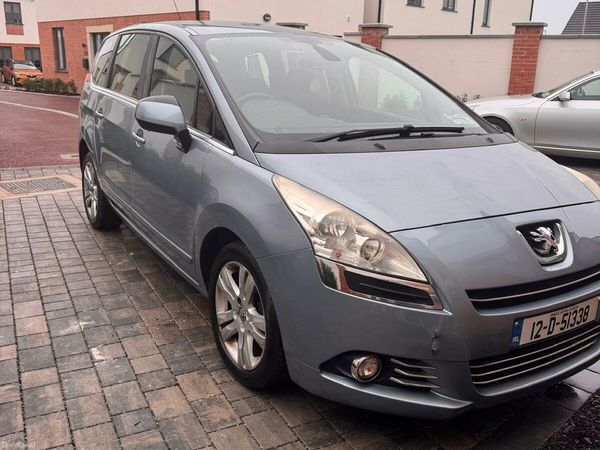 Peugeot 5008 MPV, Diesel, 2012, Blue