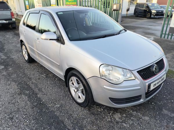 Volkswagen Polo Hatchback, Petrol, 2009, Silver