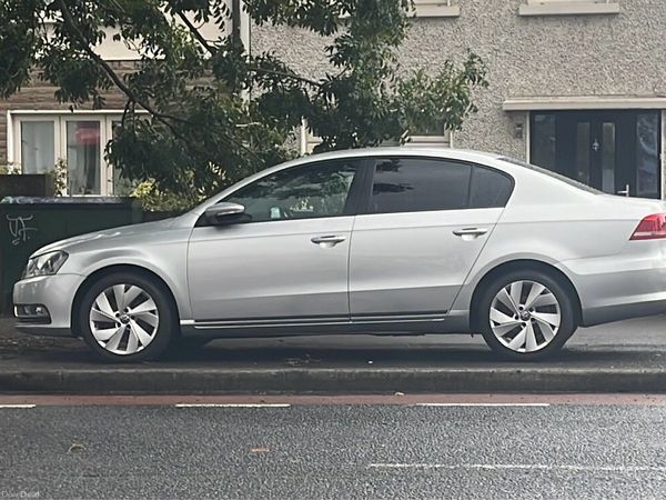 Volkswagen Passat Saloon, Diesel, 2013, Silver