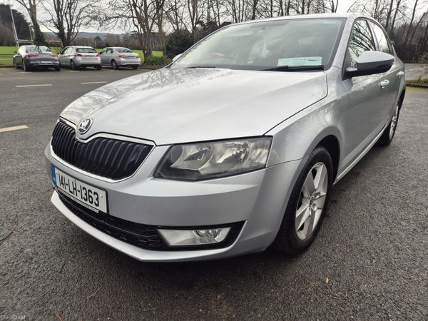 Skoda Octavia Saloon, Diesel, 2014, Silver