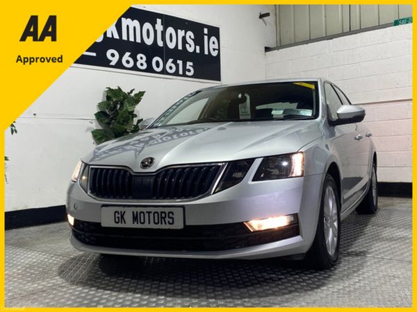 Skoda Octavia Saloon, Diesel, 2019, Grey