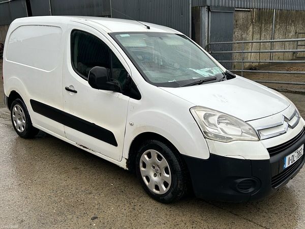 Skoda Octavia Saloon, Diesel, 2016, White