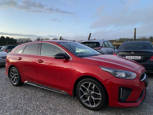 Kia Ceed Hatchback, Petrol, 2019, Red