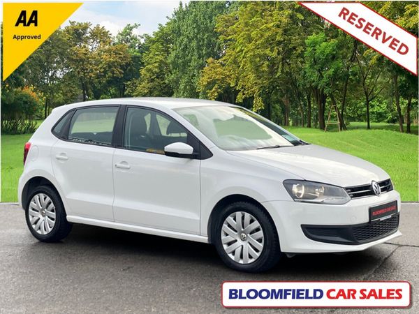 Volkswagen Polo Hatchback, Petrol, 2014, White