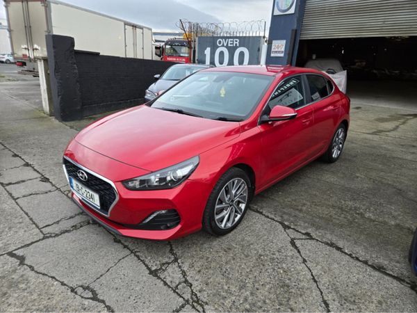Hyundai i30 Hatchback, Petrol, 2019, Red