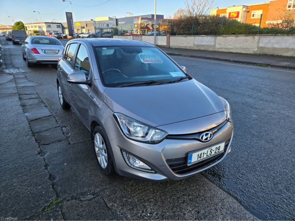Hyundai i20 Hatchback, Petrol, 2014, Grey