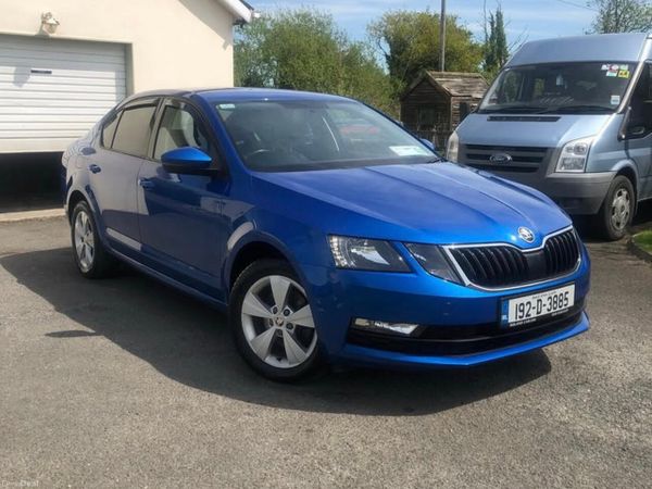 Skoda Octavia Saloon, Diesel, 2019, Blue