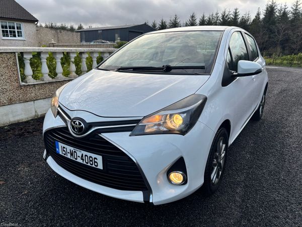 Toyota Yaris Hatchback, Petrol, 2015, White