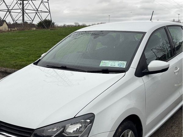 Volkswagen Polo Hatchback, Petrol, 2014, White