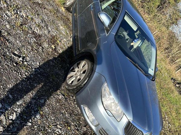 Skoda Superb Saloon, Diesel, 2010, Grey