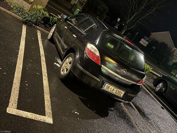 Opel Astra Hatchback, Petrol, 2006, Black