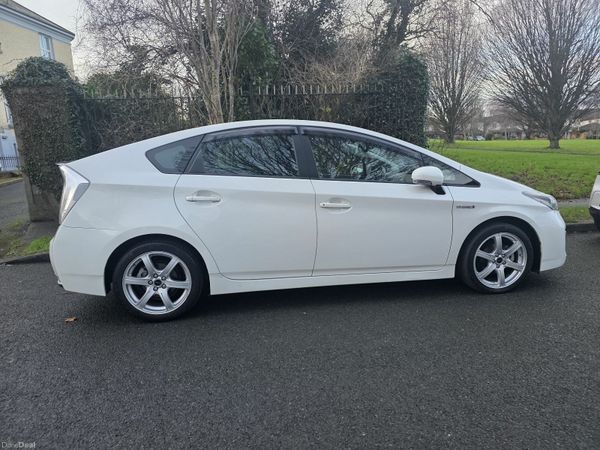 Toyota Prius Hatchback, Petrol Hybrid, 2014, White