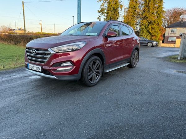 Hyundai Tucson MPV, Diesel, 2016, Red